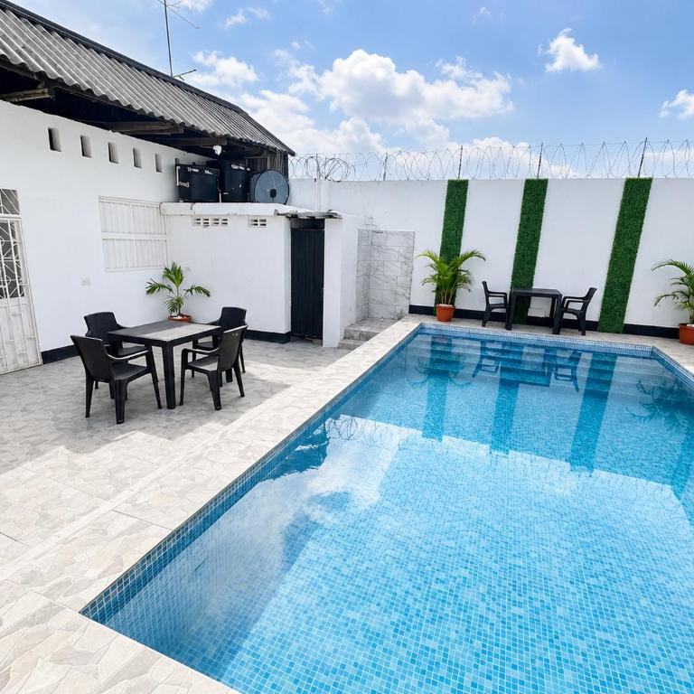 Espectacular casa con piscina privada en el centro de Girardot - Villa con piscina privada - 4