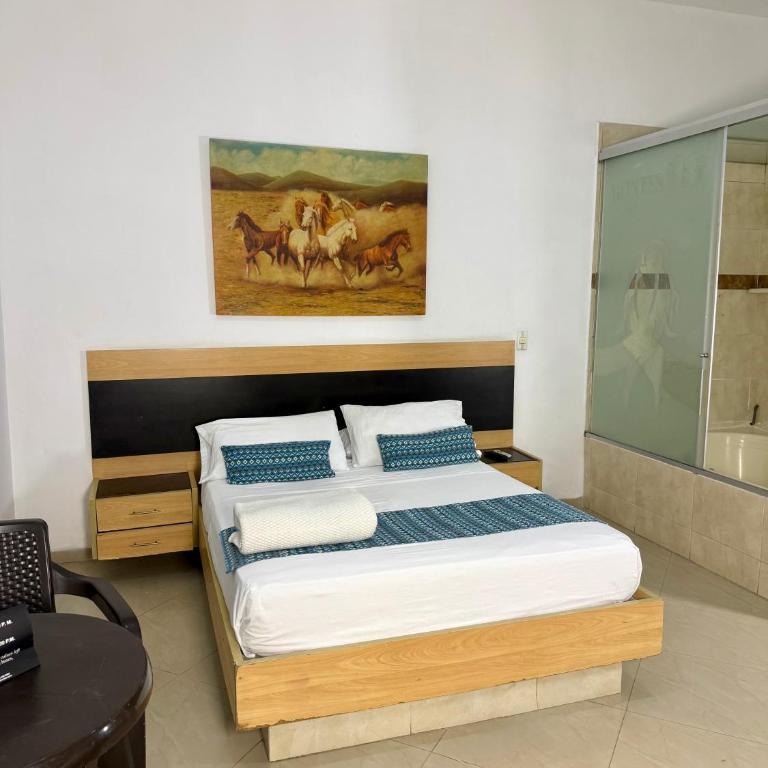 Living Montes - Habitación Doble Deluxe con bañera - 14