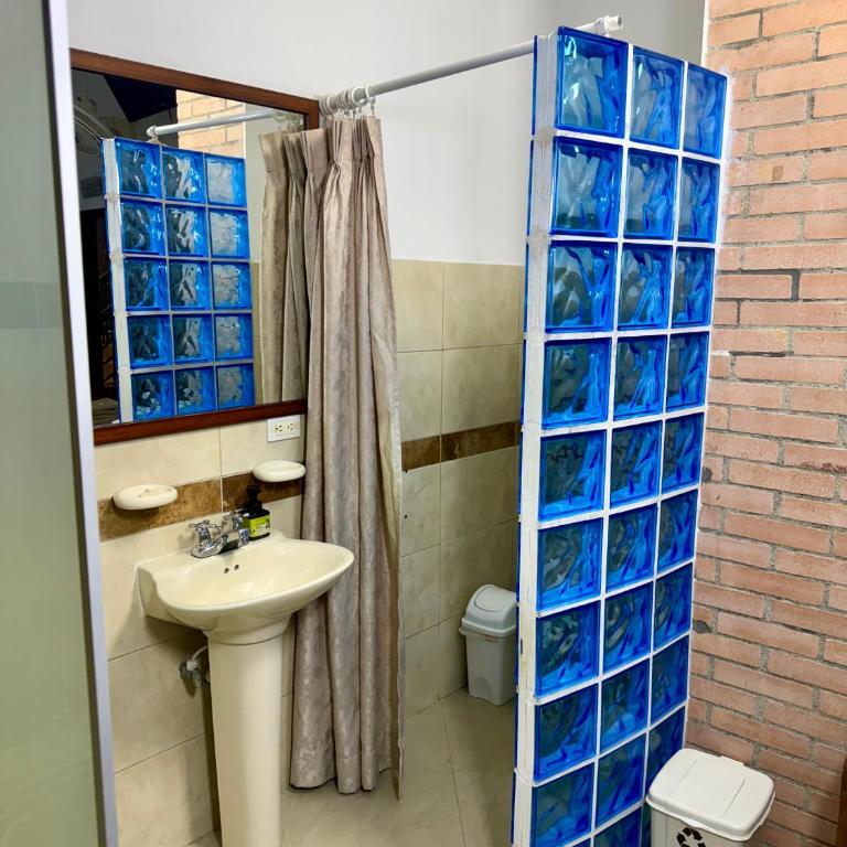 Living Montes - Habitación Doble Deluxe con bañera - 6