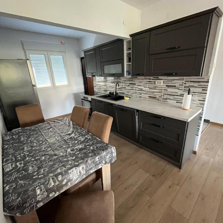 A3 Budva - Apartman sa 2 Spavaće Sobe - 8