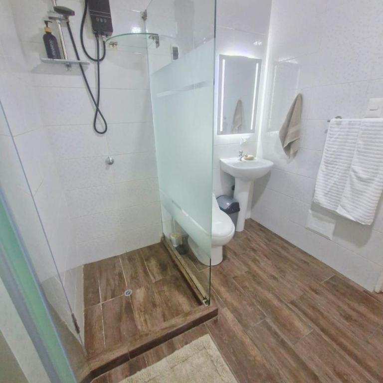 Apartamento de 2 habitaciones con balcón y Wifi - Two-Bedroom Apartment with Balcony - 10