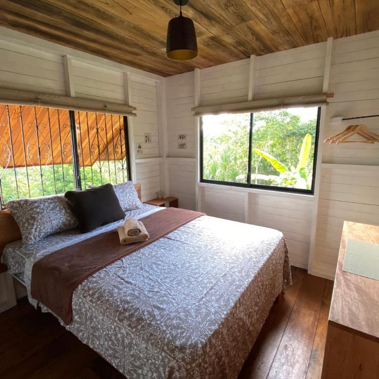 Coral Tree Lodge Tena - Two-Bedroom House - 17