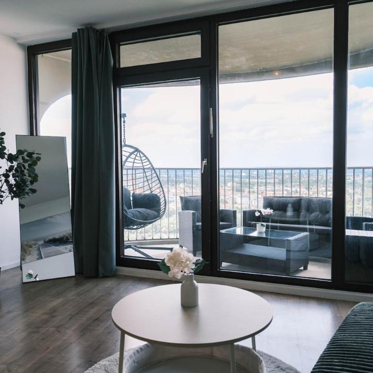 NEU Proud Skyline Suite im Augsburger Hotelturm 2 Balkone - Apartment mit 1 Schlafzimmer - 9