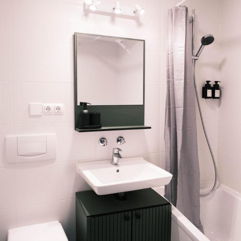 NEU Proud Skyline Suite im Augsburger Hotelturm 2 Balkone - Apartment mit 1 Schlafzimmer - 11