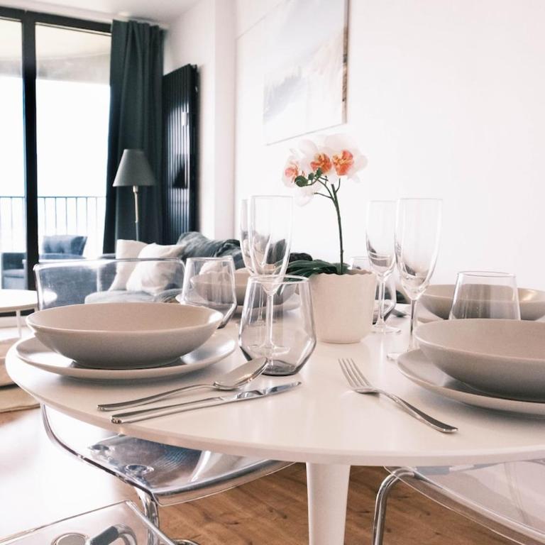 NEU Proud Skyline Suite im Augsburger Hotelturm 2 Balkone - Apartment mit 1 Schlafzimmer - 14