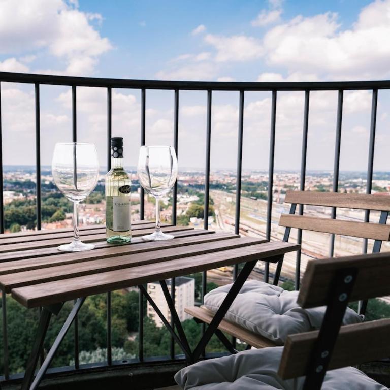 NEU Proud Skyline Suite im Augsburger Hotelturm 2 Balkone - Apartment mit 1 Schlafzimmer - 18