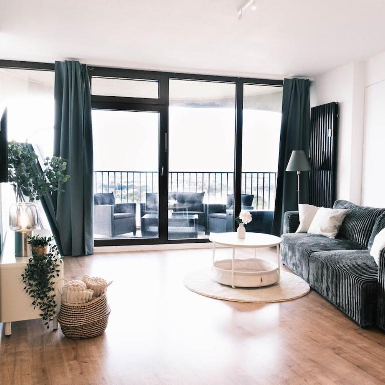 NEU Proud Skyline Suite im Augsburger Hotelturm 2 Balkone - Apartment mit 1 Schlafzimmer - 20