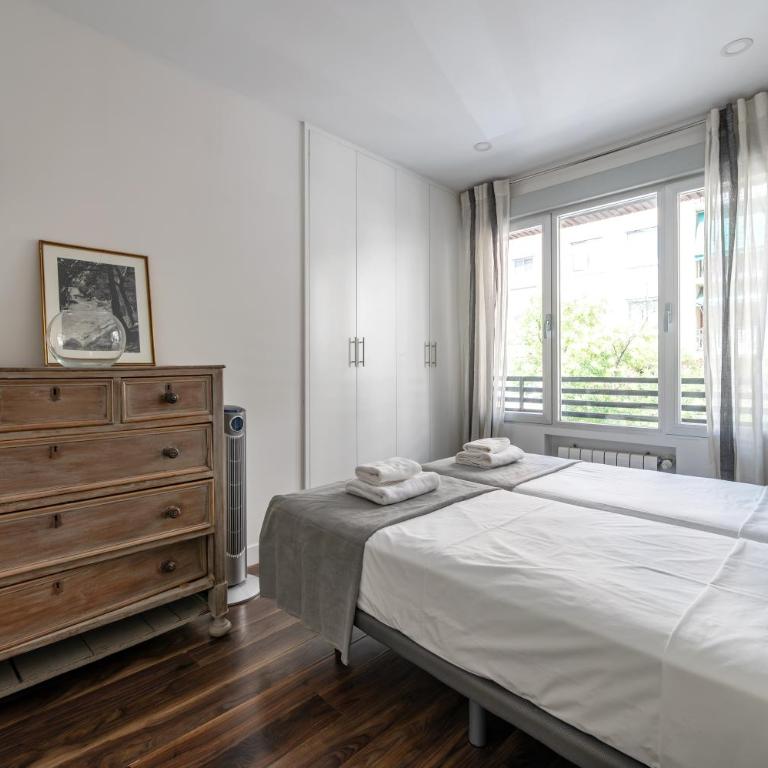 Confort, 2 Baños y AC-A 6 min en Metro de Gran Vía - Apartment mit 2 Schlafzimmern - 7