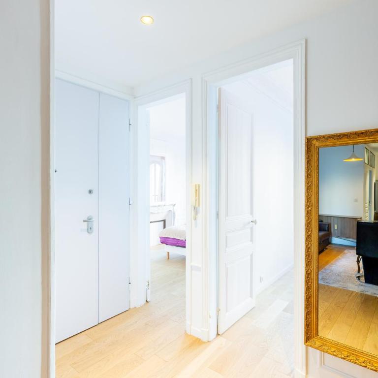 Elegant 2BR - Sleeps 6 - Steps from Arc de Triomphe - Superior Apartment mit 2 Schlafzimmern - 4