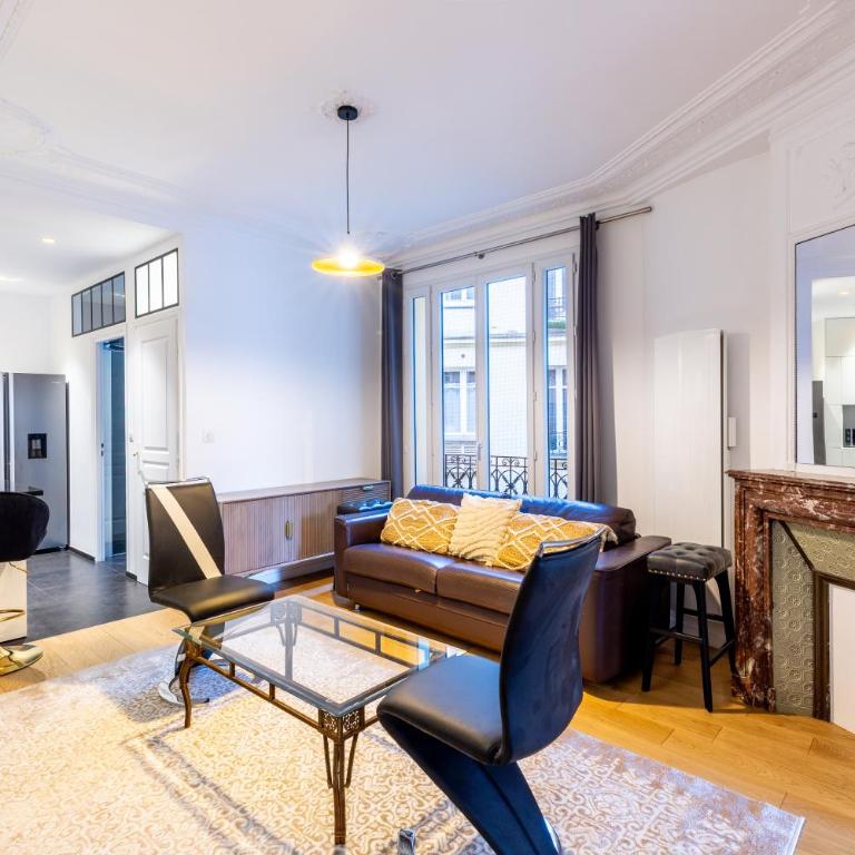 Elegant 2BR - Sleeps 6 - Steps from Arc de Triomphe - Superior Apartment mit 2 Schlafzimmern - 32