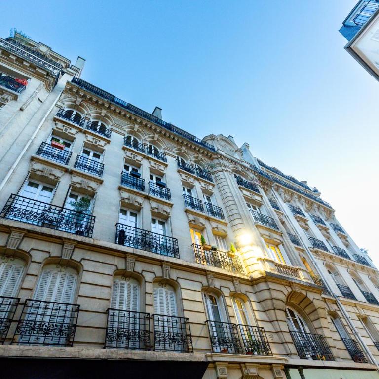 Elegant 2BR - Sleeps 6 - Steps from Arc de Triomphe - Superior Apartment mit 2 Schlafzimmern - 34