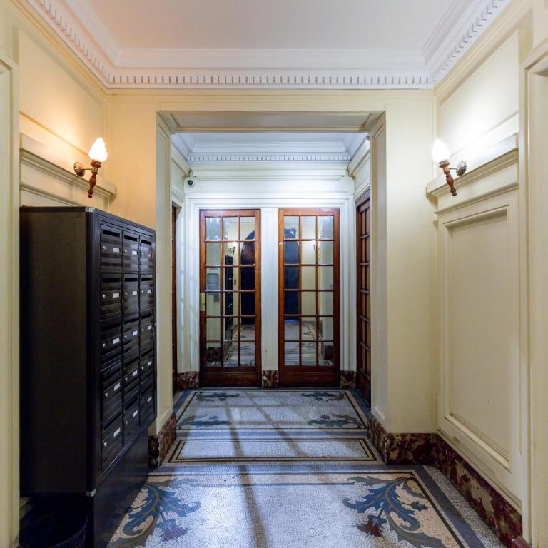 Elegant 2BR - Sleeps 6 - Steps from Arc de Triomphe - Superior Apartment mit 2 Schlafzimmern - 36