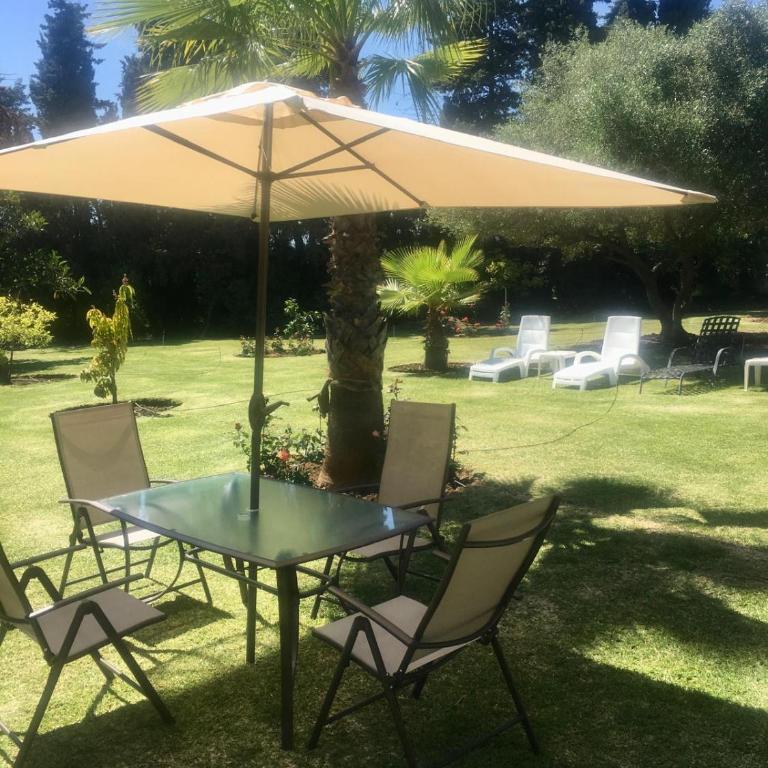A hidden Paradise - charming chalet with 2,400m2 garden, 5 minutes from the beach - Casa de 2 dormitorios - 18