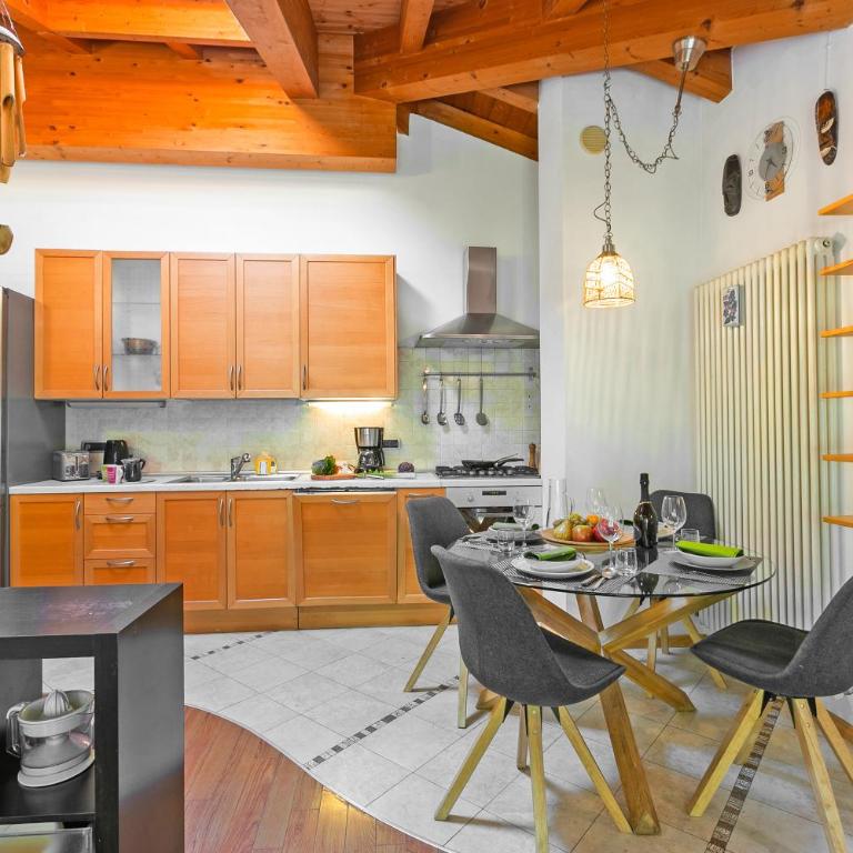 Torbole On the Moon Apartment near Beach - Happy Rentals - Apartment mit Blick auf die Berge - 13