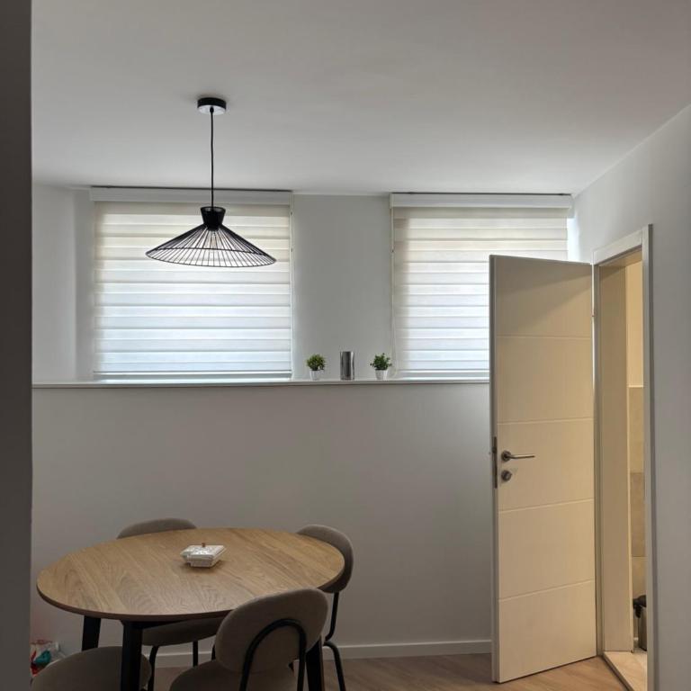 Villa Aba apartments - Deluks Dvokrevetna Soba sa Bračnim Krevetom - 4