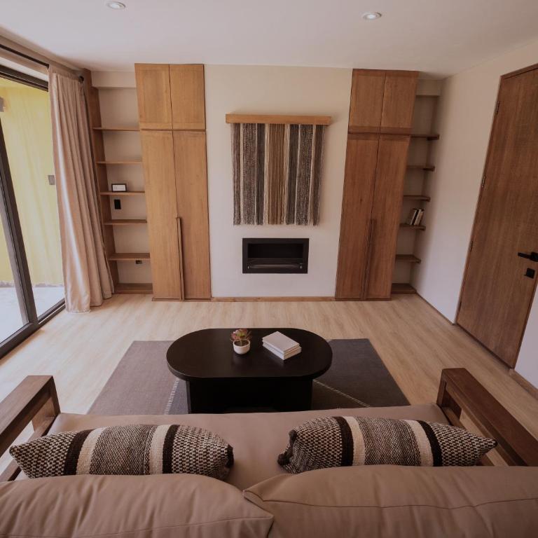 Earth Tones Tiny Homes & Suites - Family Suite - 11