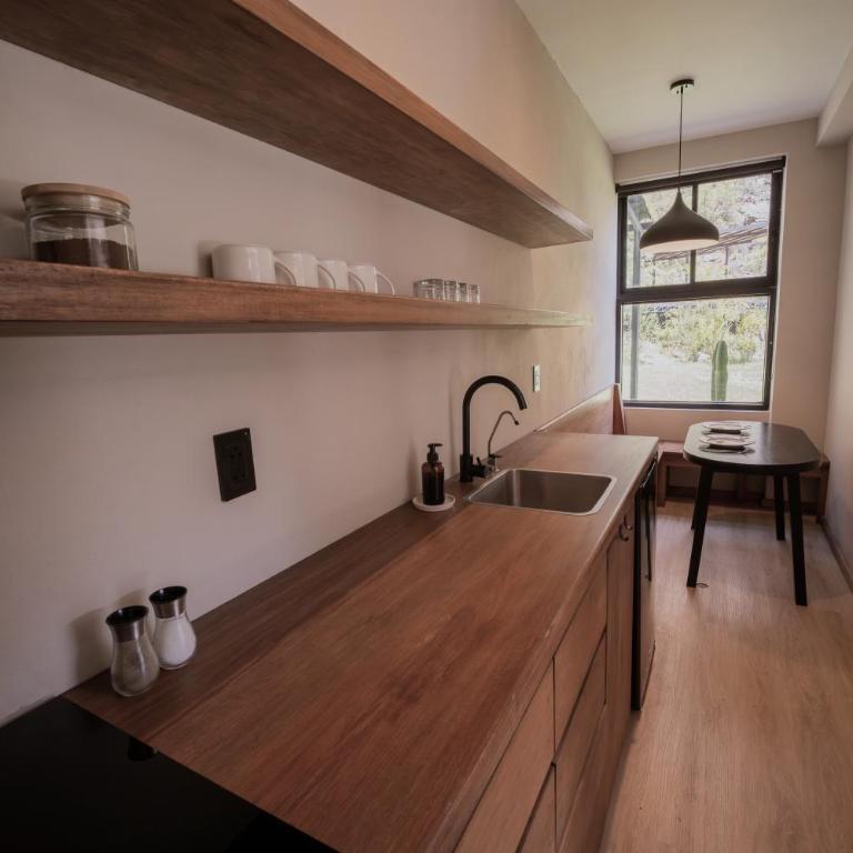 Earth Tones Tiny Homes & Suites - Family Suite - 8