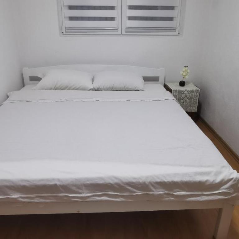 White Apartment Sarajevo - Free Parking - Porodični Apartman sa 2 Spavaće Sobe - 18