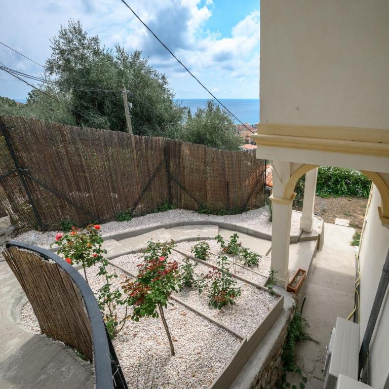 Magnifique Villa d'époque vue mer, plage à 12 min à pieds - Villa - 95