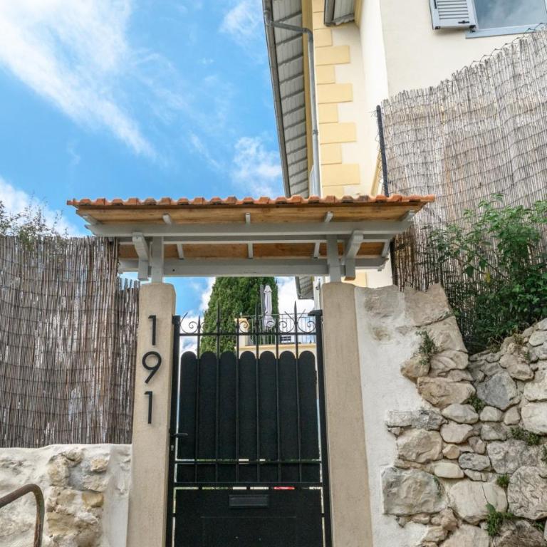 Magnifique Villa d'époque vue mer, plage à 12 min à pieds - Villa - 96