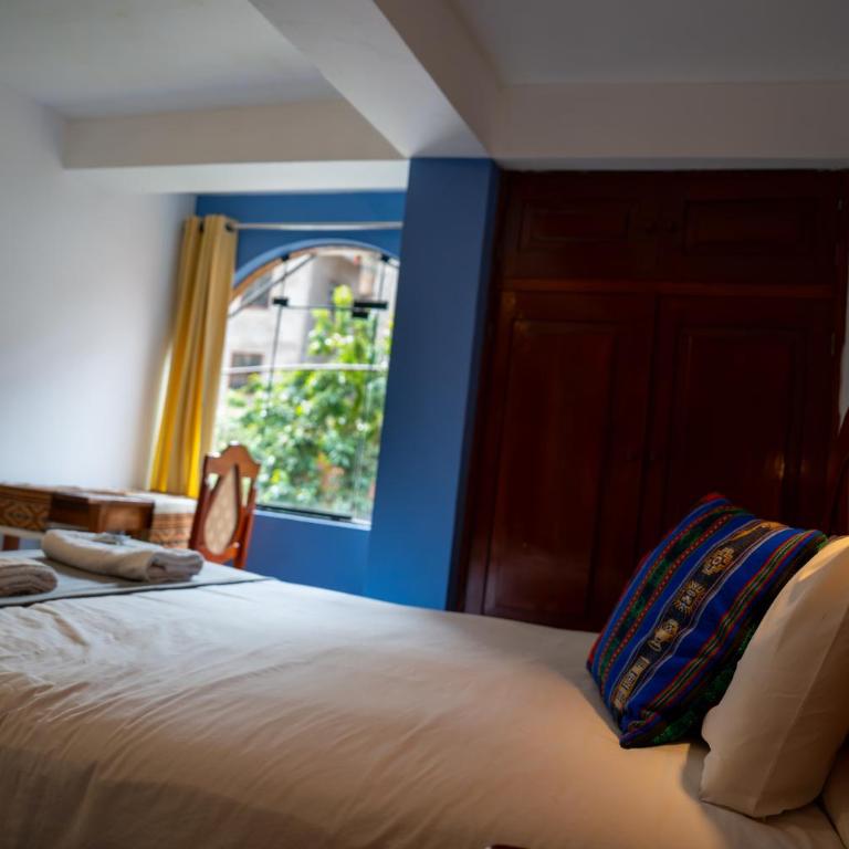 Luz y Amistad - Pisac - Family Room with Mountain View - 6