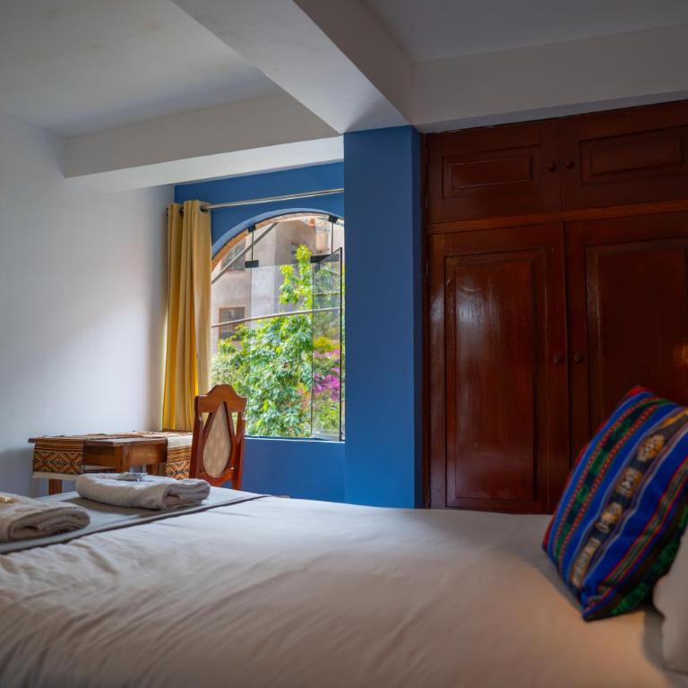Luz y Amistad - Pisac - Family Room with Mountain View - 5