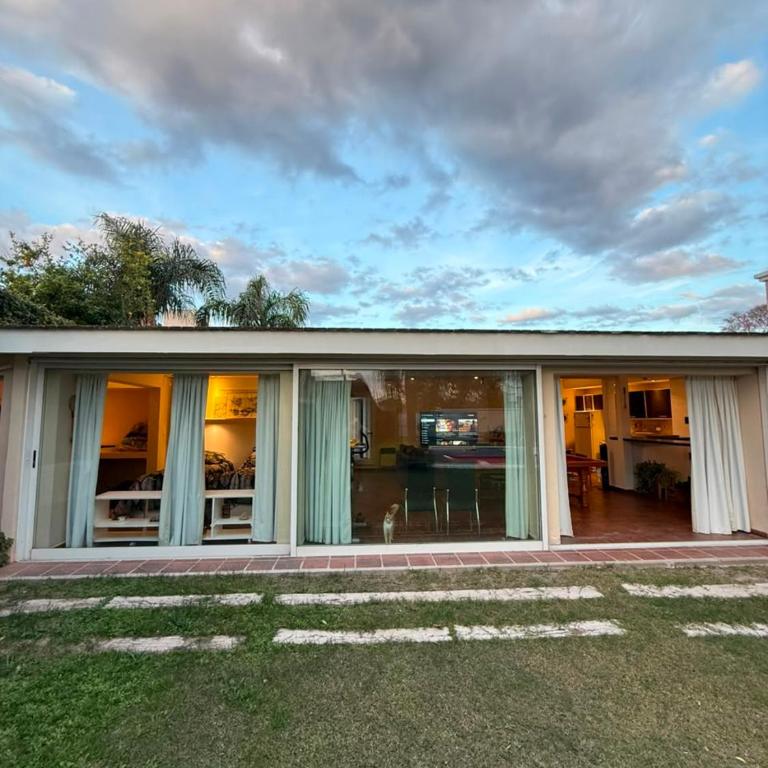 Casa de categoría con pileta en Villa Dolores - Casa de 2 dormitorios - 6