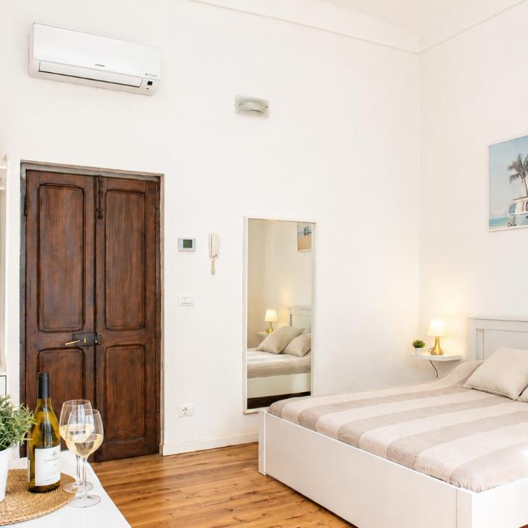 La Corte Albenga - Appartamento o Camera con Posto Auto privato - Camera Matrimoniale con Bagno Privato - 1