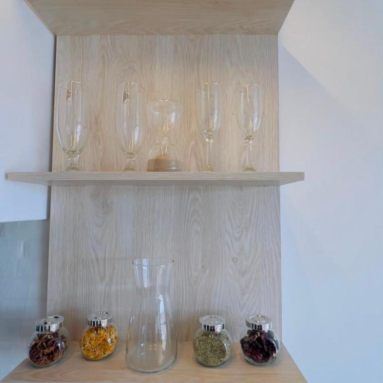 Cozy apartment near the airport - Three-Bedroom Apartment - 8