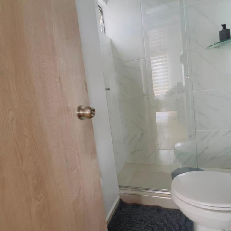 Cozy apartment near the airport - Three-Bedroom Apartment - 12