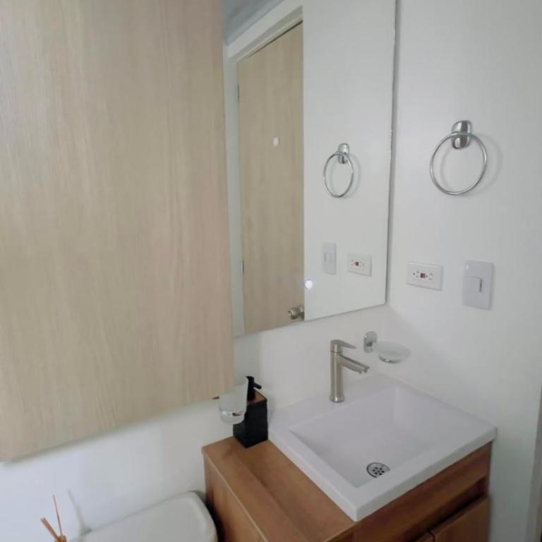 Cozy apartment near the airport - Three-Bedroom Apartment - 13