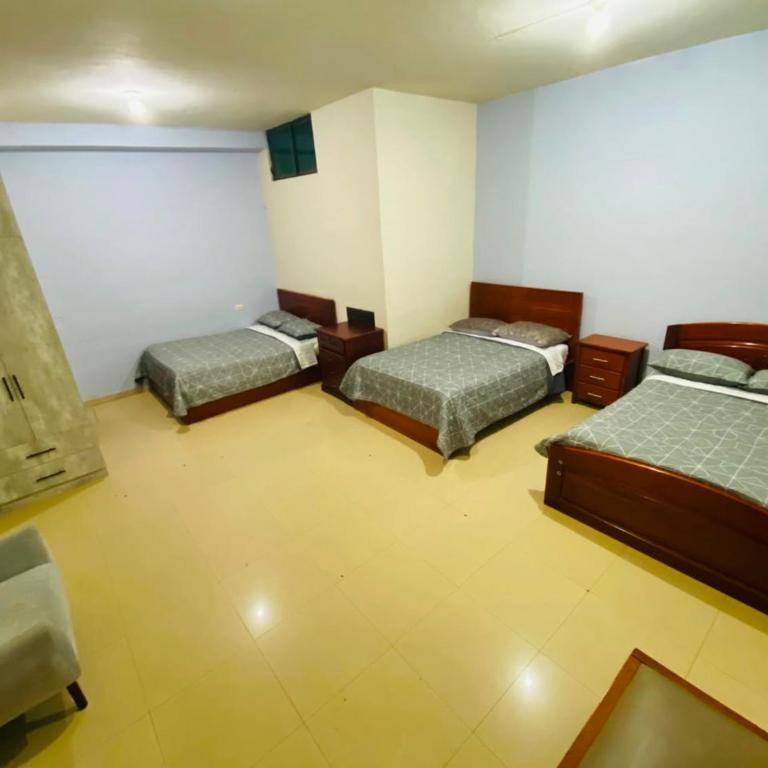 Hostal acacias - Habitación Triple con baño privado - 1