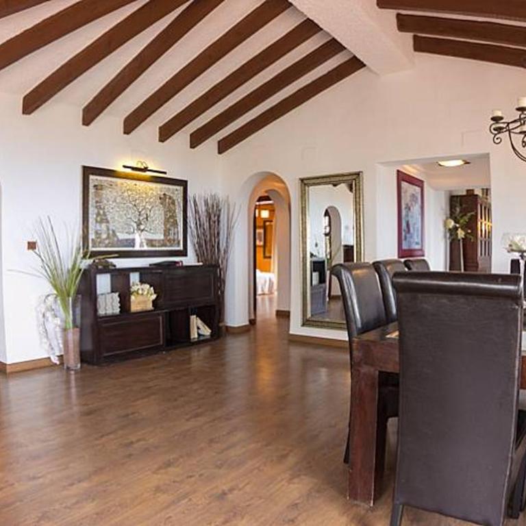 Alojamiento Iluminoso de 5 habs - Villa con piscina privada - 6