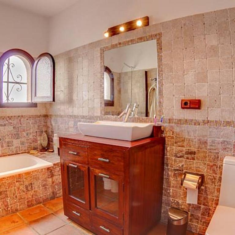 Alojamiento Iluminoso de 5 habs - Villa con piscina privada - 13