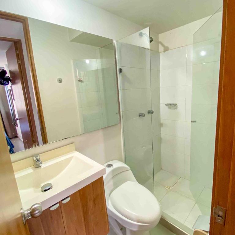 Apartamentos en el Sur de Cali, parqueadero propio, piscina, wifi - Three-Bedroom Apartment - 22
