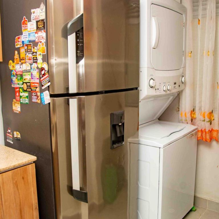 Apartamentos en el Sur de Cali, parqueadero propio, piscina, wifi - Three-Bedroom Apartment - 25