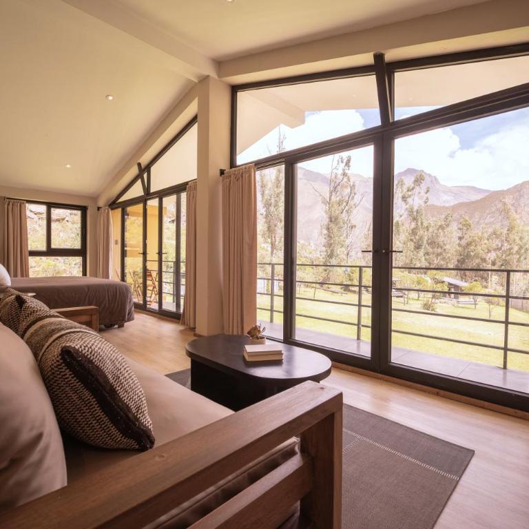 Earth Tones Tiny Homes & Suites - King Suite with Balcony - 1