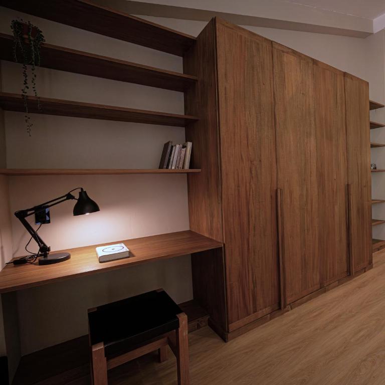 Earth Tones Tiny Homes & Suites - Deluxe King Suite - 3