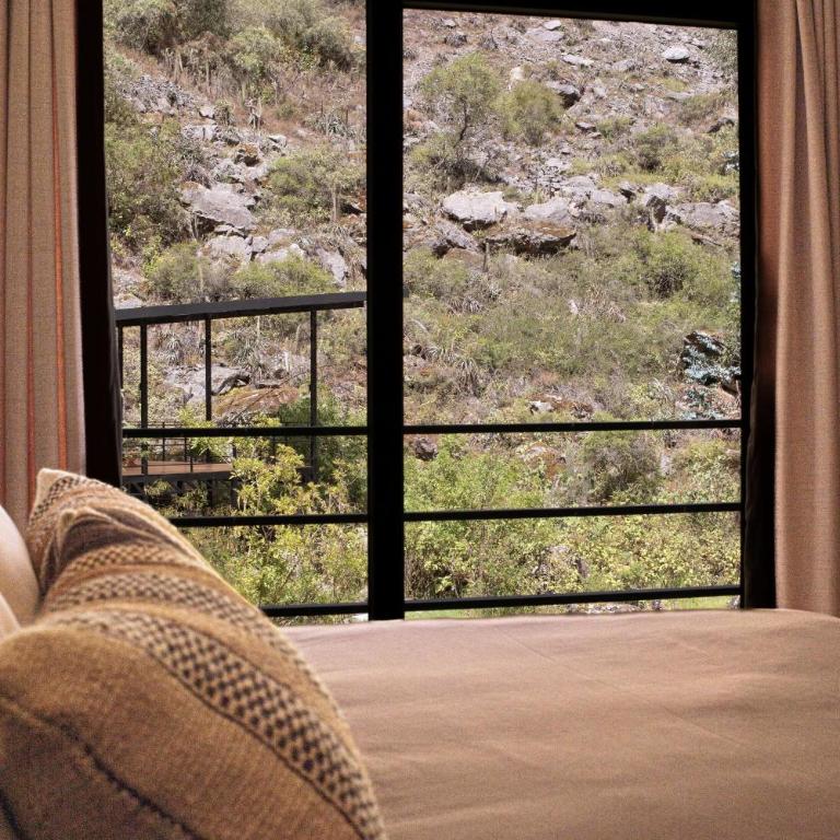 Earth Tones Tiny Homes & Suites - Deluxe King Suite - 2