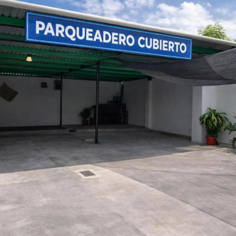 Espectacular casa con piscina privada en el centro de Girardot - Villa con piscina privada - 21