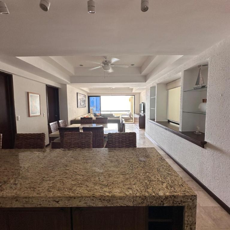 Oceanfront in Punta Diamante with a pool - Apartment mit 3 Schlafzimmern - 2