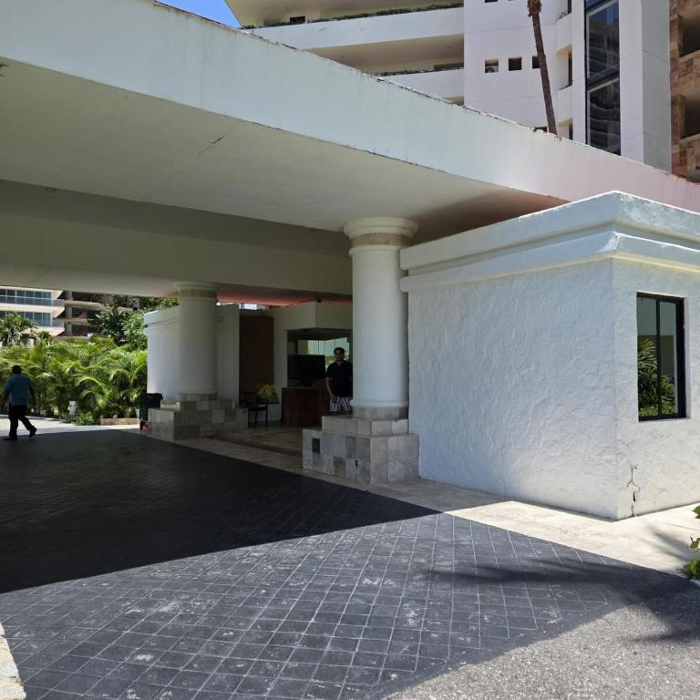 Oceanfront in Punta Diamante with a pool - Apartment mit 3 Schlafzimmern - 28