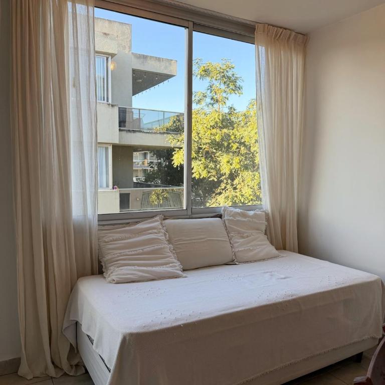 Moderno departamento con balcón y parrilla - One-Bedroom Apartment - 18