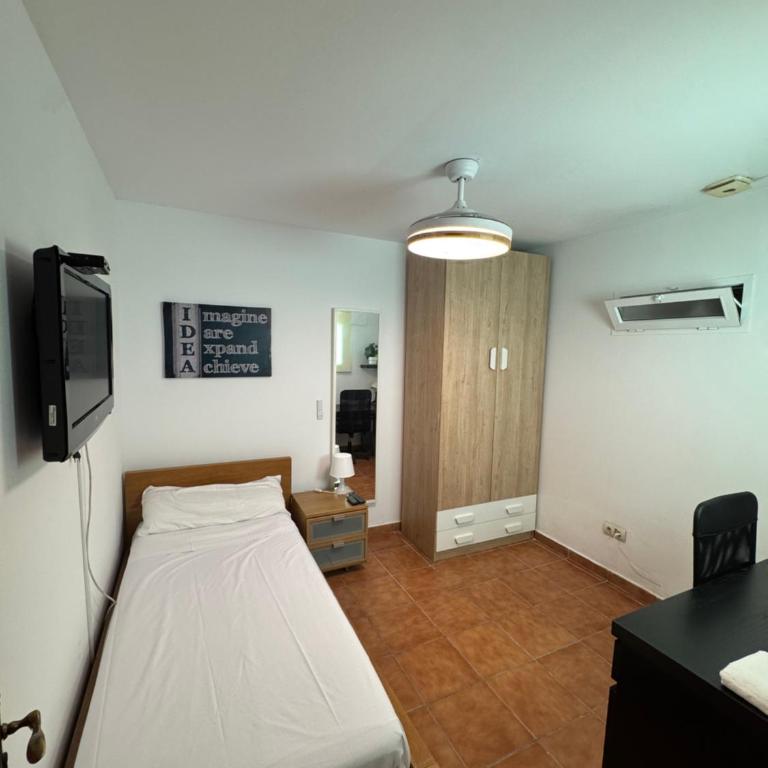 Apartamento 3 habitaciones cerca feria - Apartment mit 1 Schlafzimmer - 2