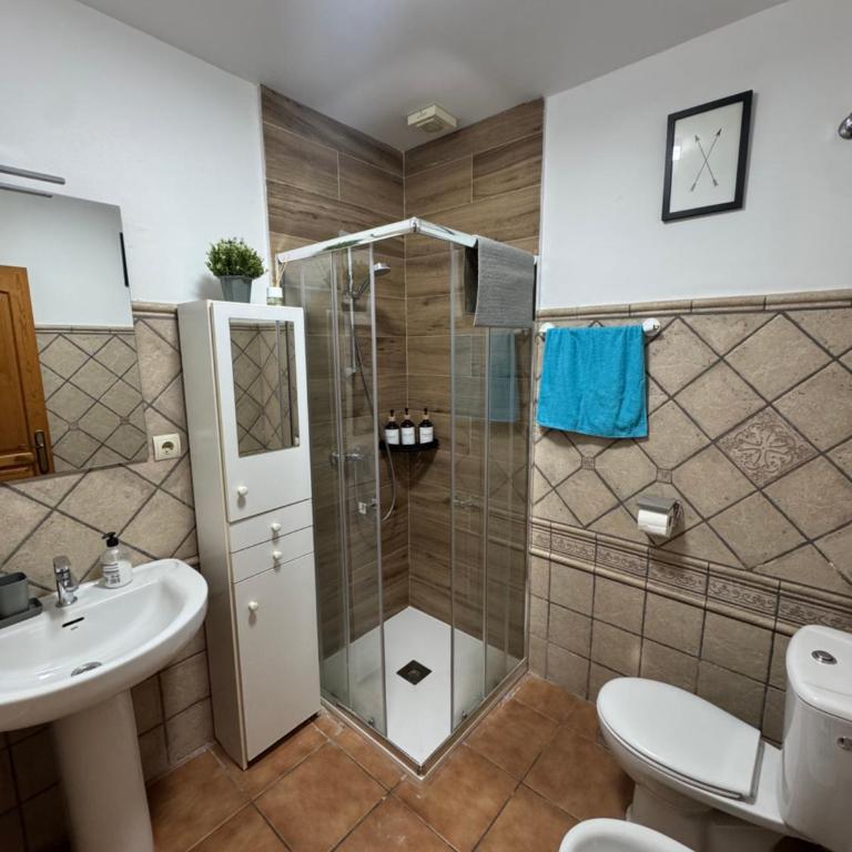 Apartamento 3 habitaciones cerca feria - Apartment mit 1 Schlafzimmer - 3