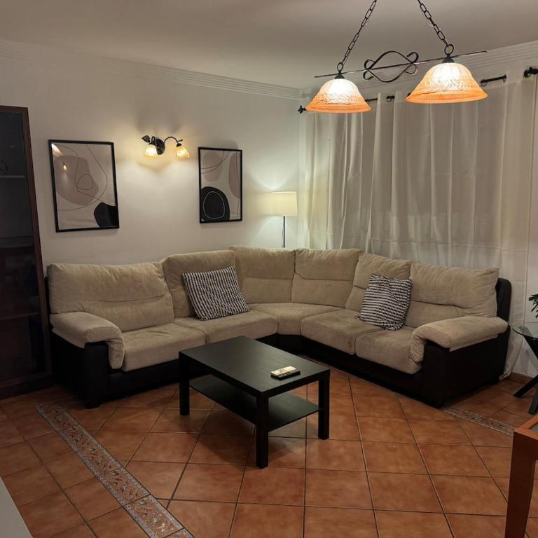 Apartamento 3 habitaciones cerca feria - Apartment mit 1 Schlafzimmer - 5