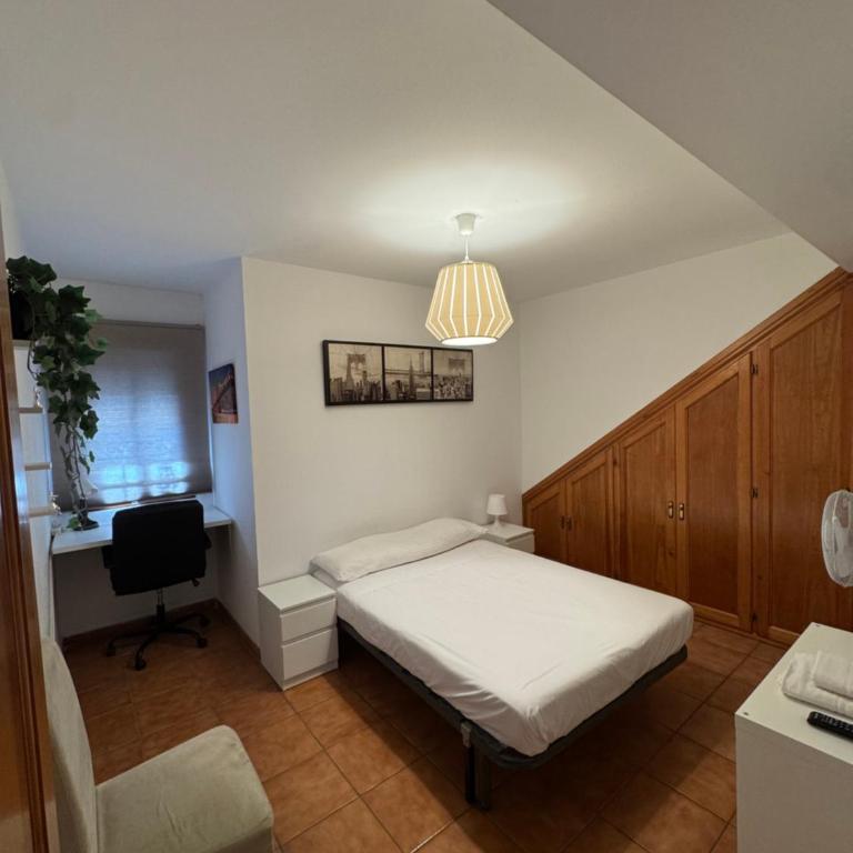 Apartamento 3 habitaciones cerca feria - Apartment mit 1 Schlafzimmer - 12