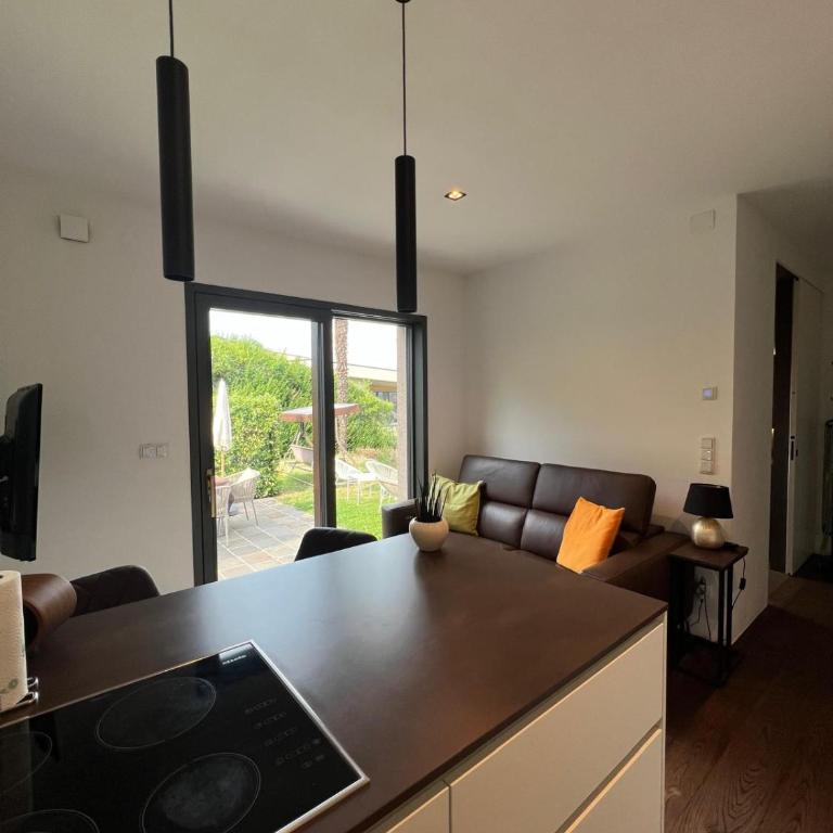 Luxury Apartment with Private Garden & Vineyard Views in Kaltern - Camera Matrimoniale con Bagno Privato - 15