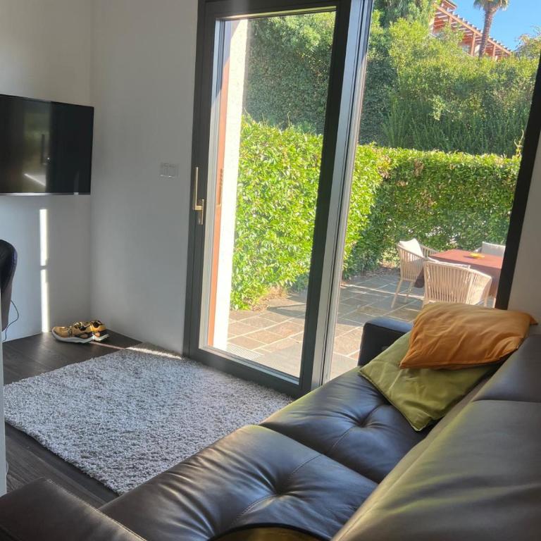 Luxury Apartment with Private Garden & Vineyard Views in Kaltern - Camera Matrimoniale con Bagno Privato - 17