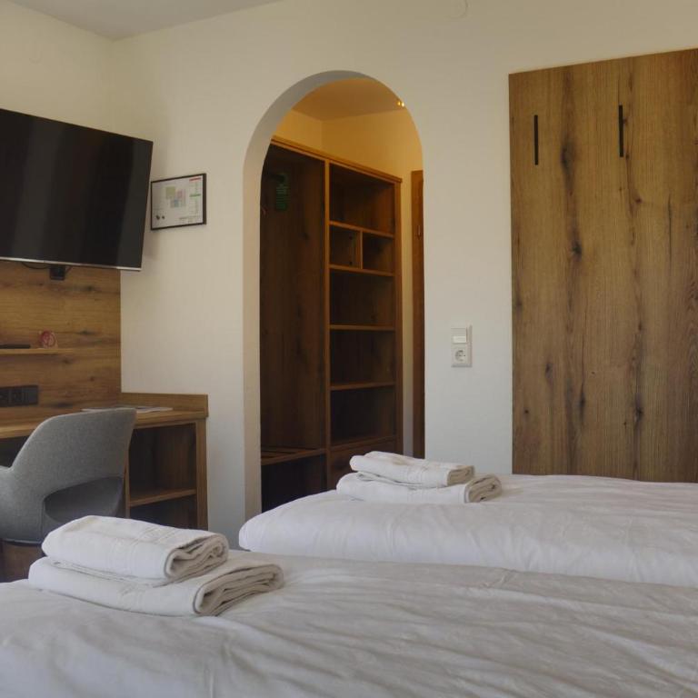 Central B&B Obertauern - Double Room with Balcony - 9